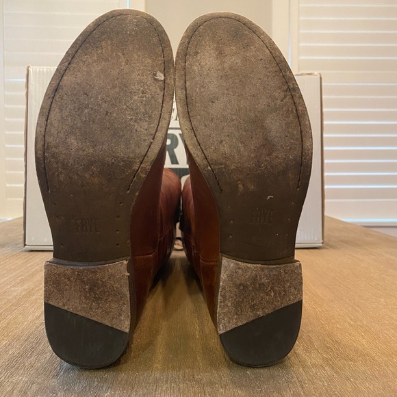 Frye ‘Melissa Button’ leather riding boot - Picture 3 of 6